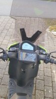 Silence S01 Connected E-Roller grün, EZ 9/20, 12000km, 5,6 KWh Lith.Akku, App, hohes Windschild, Träger, 29l Koffer, Handytasche, Spiegelverbreiterung